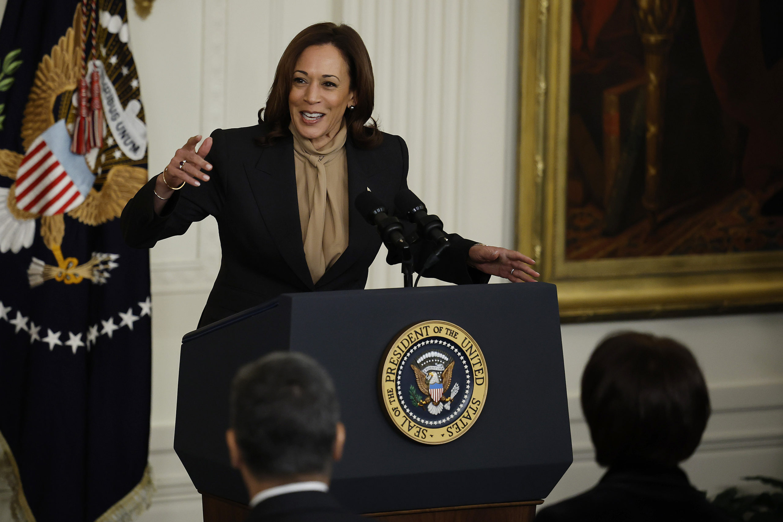 ‘Hopefully There Will Be Yellow School Buses’: Kamala Harris Impersonator Shares State of the Union Preview