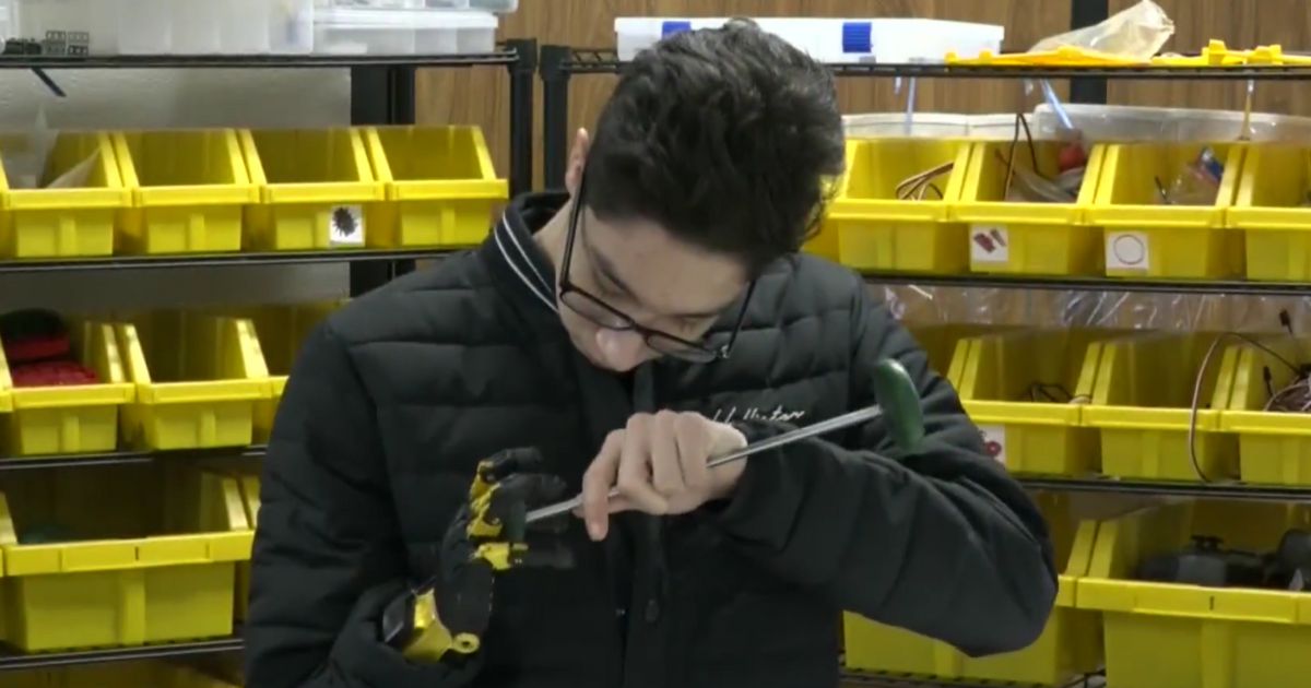This Twitter screen shot shows high school student Sergio Peralta, who had a special prosthetic hand built for him by his colleagues.