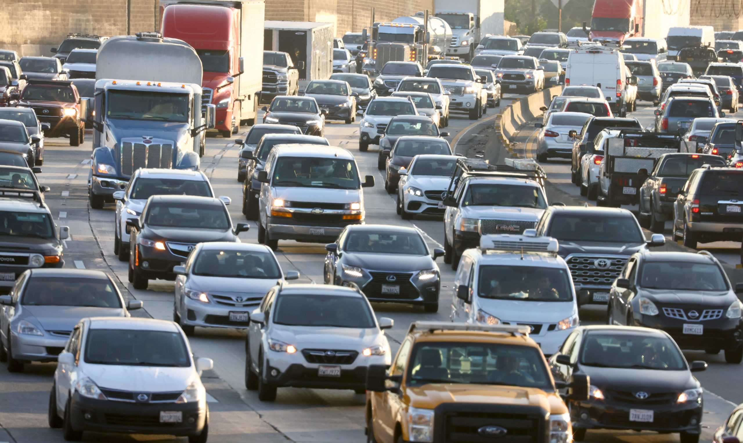 Los Angeles Times Mocked After Claiming ‘White Drivers’ Are Polluting the Air: ‘Most Idiotic but Racist Piece’