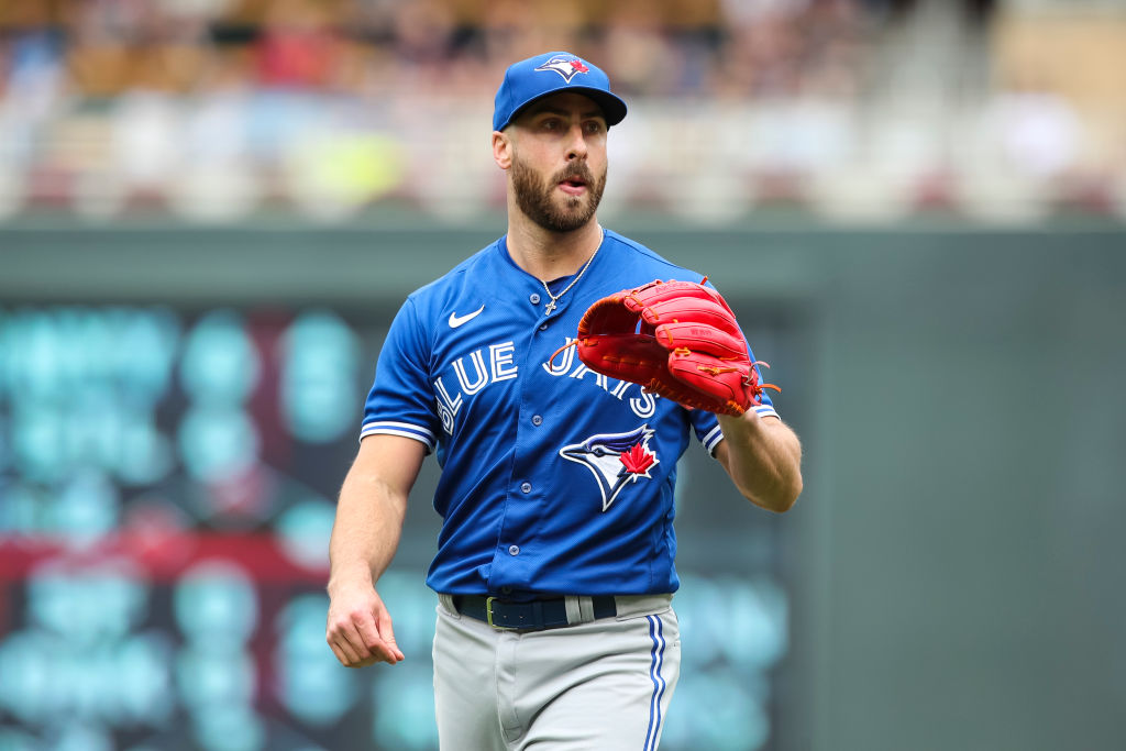 MLB Player Slams United Airlines for Making Pregnant Wife Clean Up After Their Children