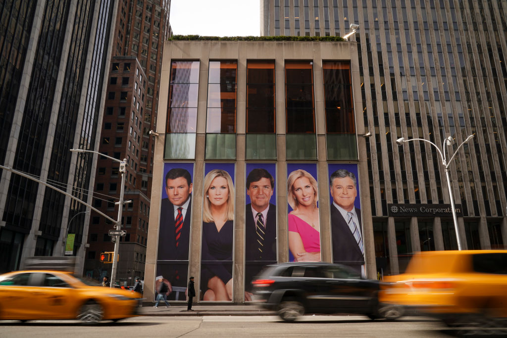 A Very Familiar Face Will Be Filling Tucker Carlson’s Old Time Slot Next Week