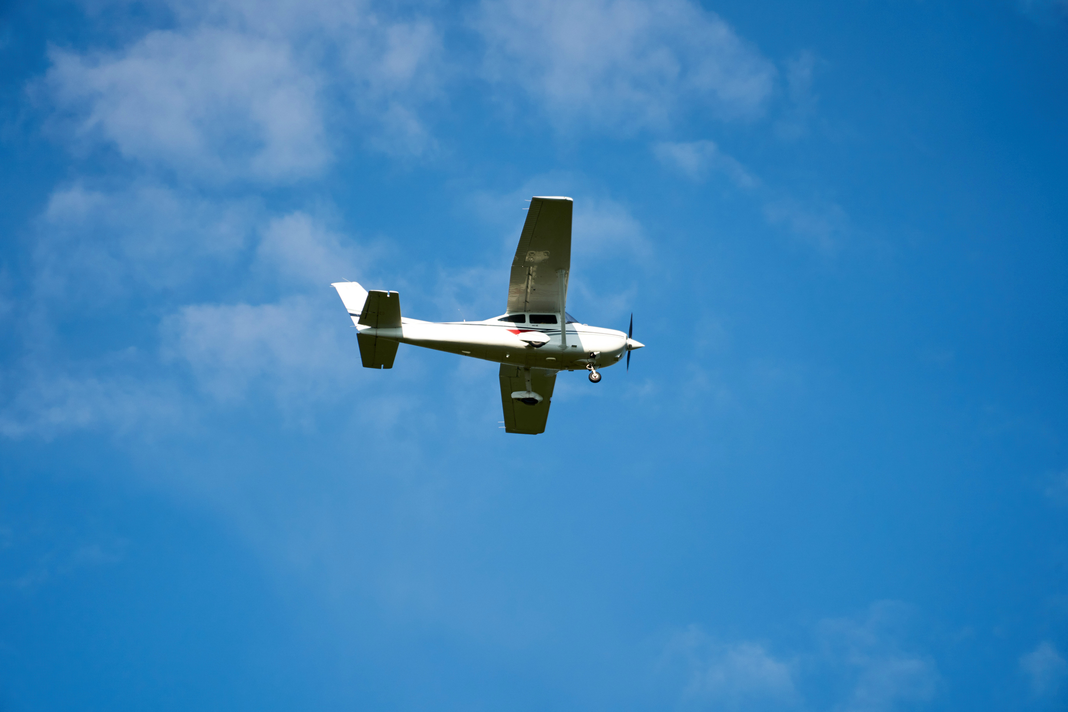 Pilot Suffers Medical Emergency During Flight, So Passenger Takes Matters Into Her Own Hands