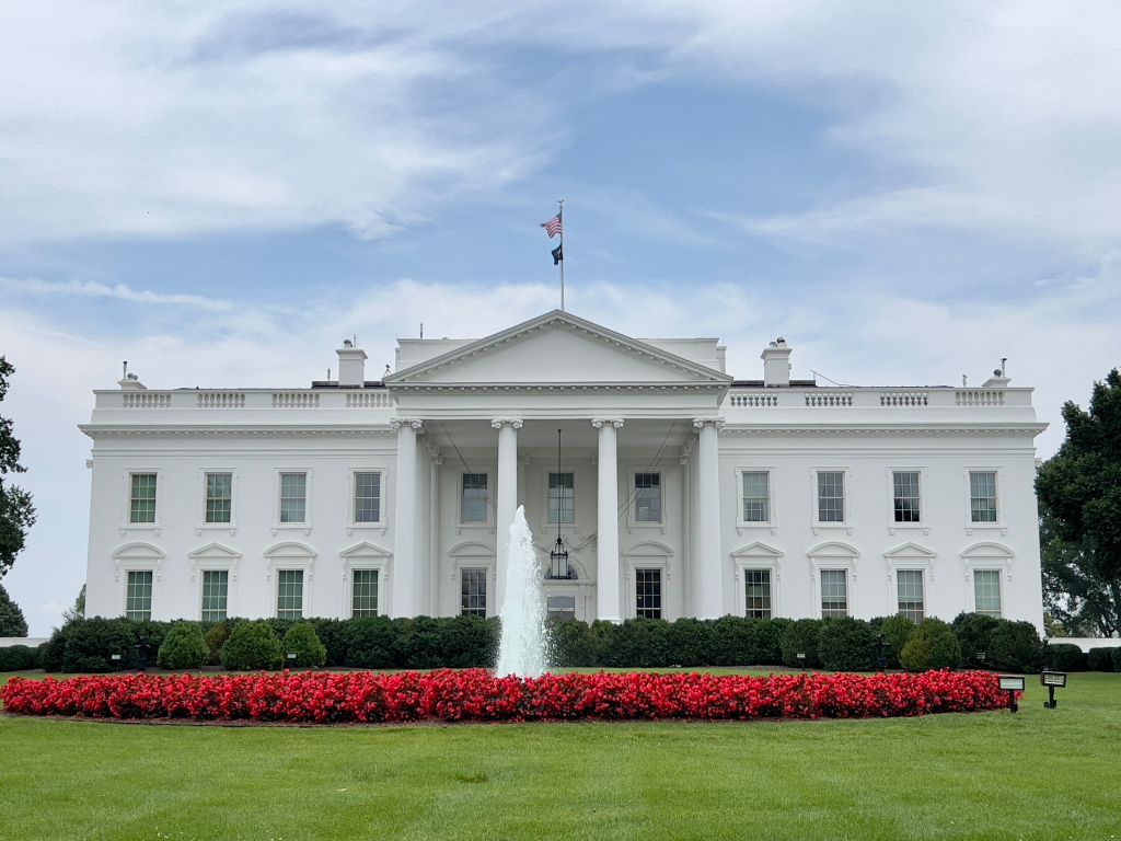 GOP Senator Demands Answers About Cocaine Found at the White House