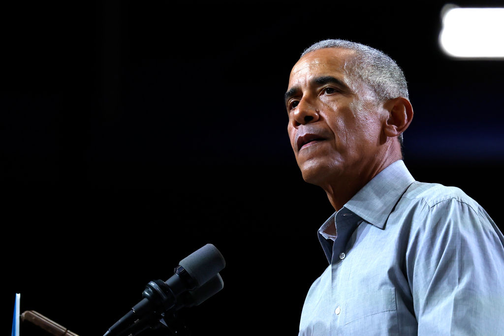 Identity Revealed of Paddleboarder Who Died Near Obama’s Martha’s Vineyard Estate
