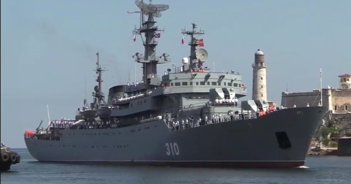 The Russian warship the Perekop arrives in Havana on Tuesday.