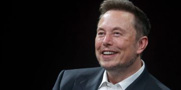 ‘A Chicken’: Elon Musk Criticizes Mark Zuckerberg For Attempt to ‘Move on’ From Fight