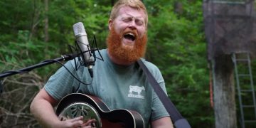 This YouTube screen shot shows breakout country star Oliver Anthony singing "Rich Men North of Richmond."