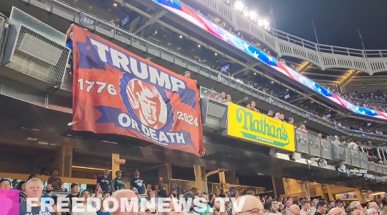 ‘Trump or Death’ Flag Seen During Yankees Game