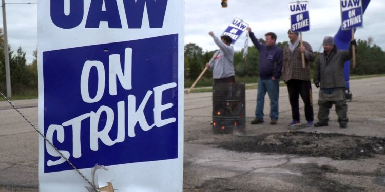 Ford, GM, and Stellantis UAW Workers Go On Strike After Months of Failed Negotiations
