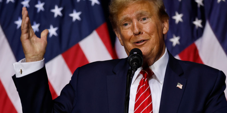 Poll: Nearly 50 Percent of Trump Voters Say It Would Not ‘Impact’ Their Support if He Shot Someone