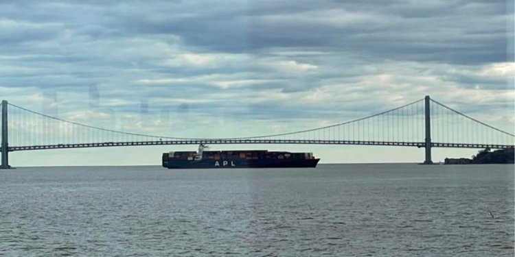 A massive container ship lost power Friday as it was heading out to sea in the shipping lane between Staten Island and Bayonne, New Jersey.