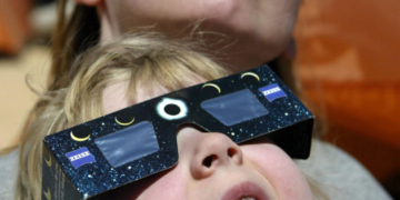 Total Eclipse to Darken Skies Monday