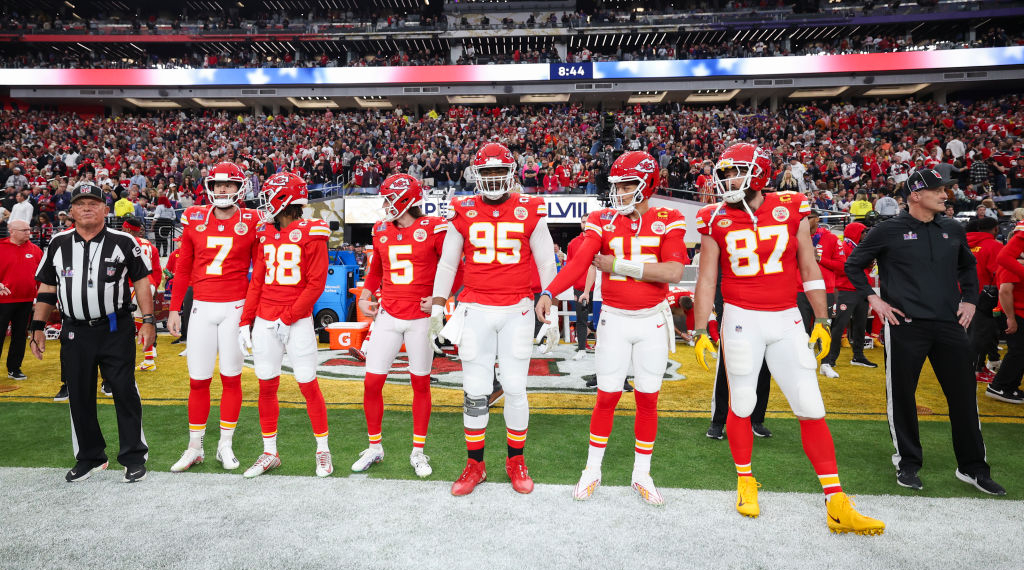 Taylor Swift Fans Target Travis Kelce’s Christian Teammate for Song Reference in Speech – ‘This is Insane’