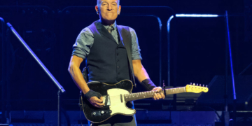 Springsteen Fans Accuse Trump of Inflating Size Of New Jersey Crowd
