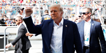 Video: Trump Gets Hero’s Welcome at Miami Formula 1 Race Attended by 90,000