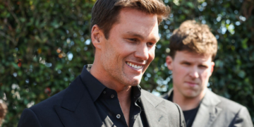 Tom Brady Isn’t Happy with Joke About Robert Kraft at His Roast – ‘Don’t Say That’