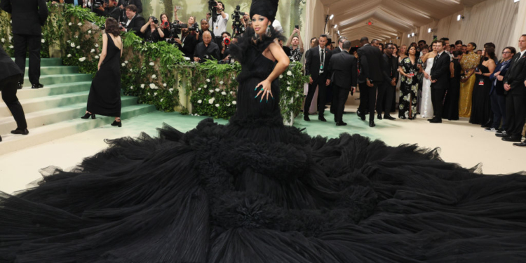 Met Gala Stars Mocked as Absurd Outfits Leave Them ‘Unable to Conquer a Flight of Stairs’