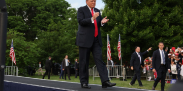 CNN Reporter Admits Trump’s Rally in NYC Had a ‘Bigger Crowd’ Than Dems ‘Would Like to See’