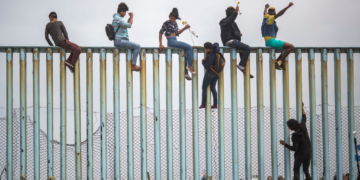 Nonprofits Making a Fortune in Border Crisis, US Office of Refugee Resettlement Signing Over Taxpayer Money: Report