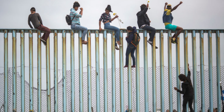 Nonprofits Making a Fortune in Border Crisis, US Office of Refugee Resettlement Signing Over Taxpayer Money: Report