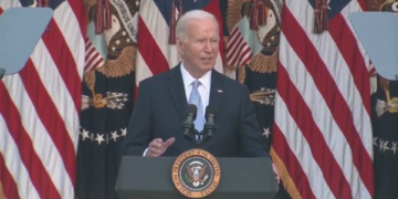 Biden Corrects Himself After Mistakenly Saying American Held by Hamas Is ‘Here With Us Today’
