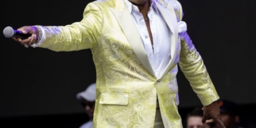 Four Tops Singer Suing Hospital After Allegedly Put in Straightjacket