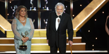 Dick Van Dyke Seeking to Do One-Man Show at 98