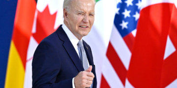 McCarthy Claims Biden Gave Him a Tour of His Pool, Changing Room in the Winter