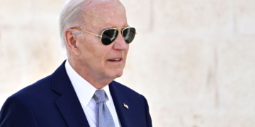 Supreme Court Throws Out Social Media Case Against Biden Admin