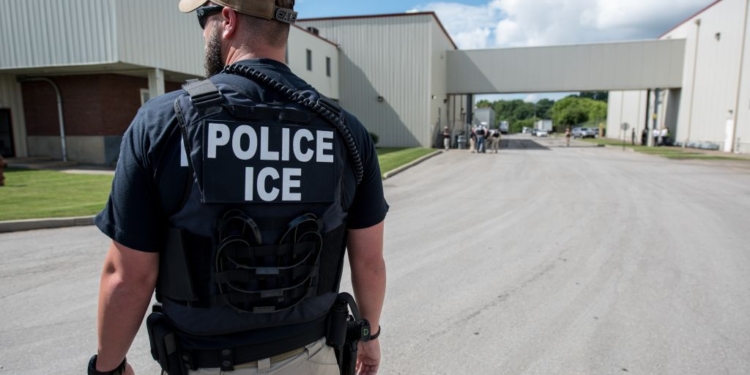 ICE Arrests 8 People With Suspected Ties to ISIS in Major US Cities