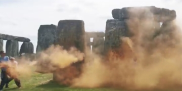 2 Environmental Activists Arrested for Defacing Stonehenge With Orange Paint