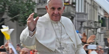 Pope Francis Opens Door For Same-Sex Couples To Receive Certain Blessings