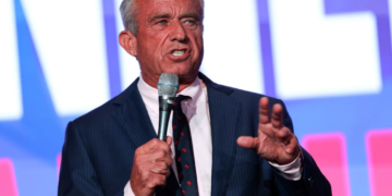 RFK Jr.’s Campaign Struggles as Focus Narrows on Trump, Harris