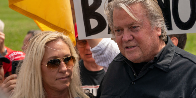 Bannon Reports to Prison to Start 4-Month Sentence 