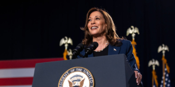 Poll Finds Harris With Narrow Lead Over Trump