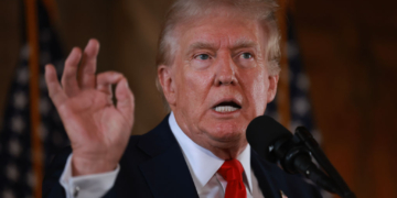 Trump to Sue DOJ for $100 Million Over Raid at Mar-a-Lago