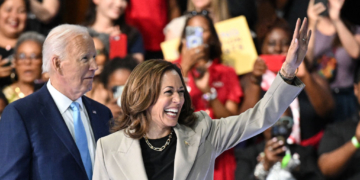 Crowd Chants ‘Thank You Joe’ As Biden Campaigns With Harris After Stepping Aside