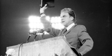 Greg Laurie Reveals Powerful Message From Billy Graham, How Generation Hungry For God Is Responding to the Gospel