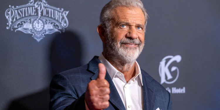 Actor Mel Gibson Endorses Trump, Says Harris Has ‘IQ of a Fence Post’