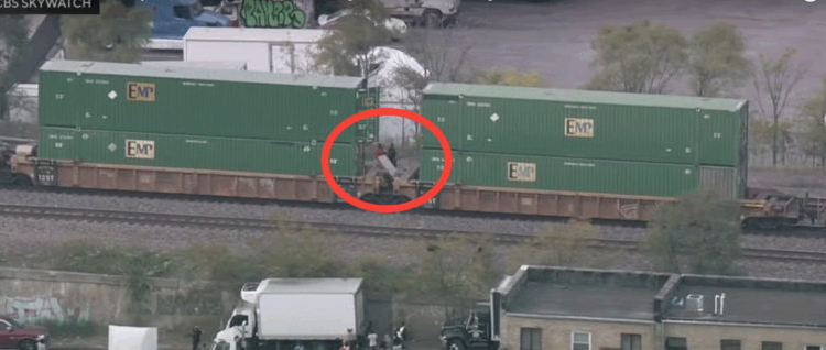 Brazen Thieves Caught Looting Freight Train On Chicago’s West Side