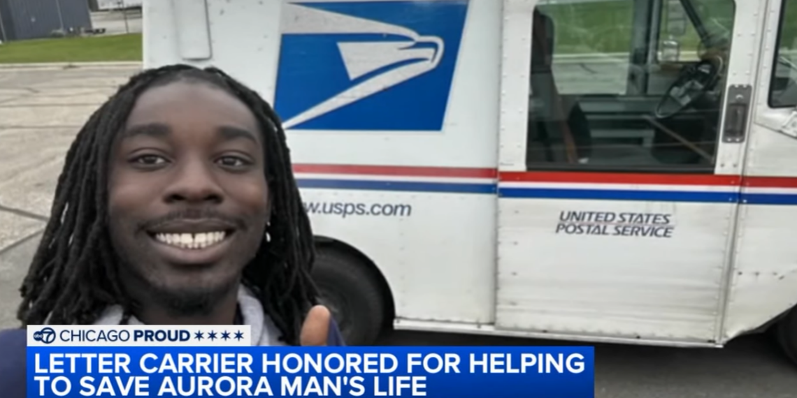 Thankful Family Invites Postal Worker to Thanksgiving After Selfless Act