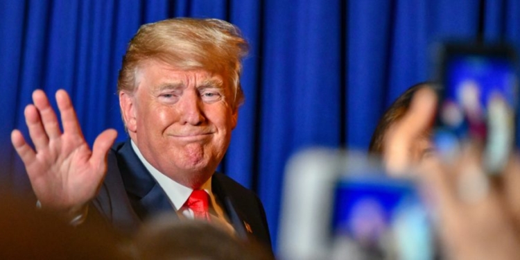 Chinese National Detained For Allegedly Trespassing At Trump’s Mar-a-Lago Despite Court Ban