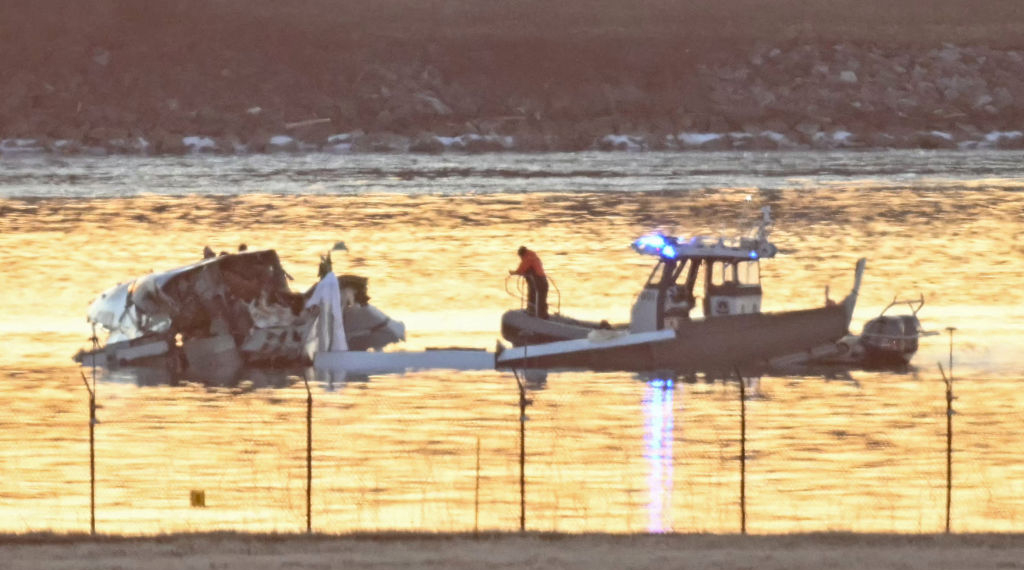 Report: 2 Planes Aborted Landings at DCA Due to Helicopters in Week Prior to Deadly Crash