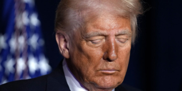 Trump Remembers Victims of DCA Air Disaster at National Prayer Breakfast