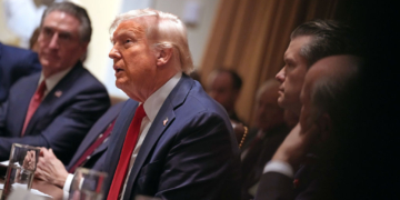 Trump Calls US ‘Bloated, Fat and Disgusting’ in 1st Cabinet Meeting