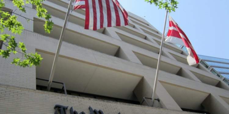 WaPo Editor Steps Down After Jeff Bezos Announces Paper Will Write In Defense Of ‘Personal Liberties And Free Markets’