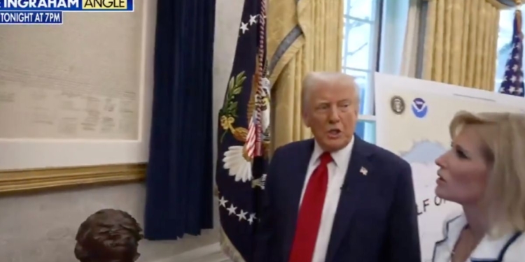 Trump Unveils Declaration of Independence in Oval Office