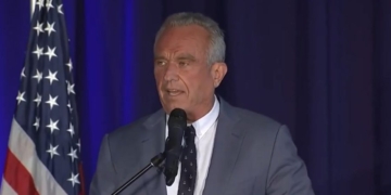 RFK Jr. Jokes About Being Red State Gov’s ‘Personal Trainer,’ Publicly Challenges Him to Drop 30 Lbs