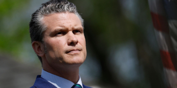 Hegseth Denies Putting in Make-up Room at Pentagon 
