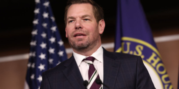 Swalwell Tells Noem: ‘I Have a Bulls*** Detector’ in Heated Exchange 